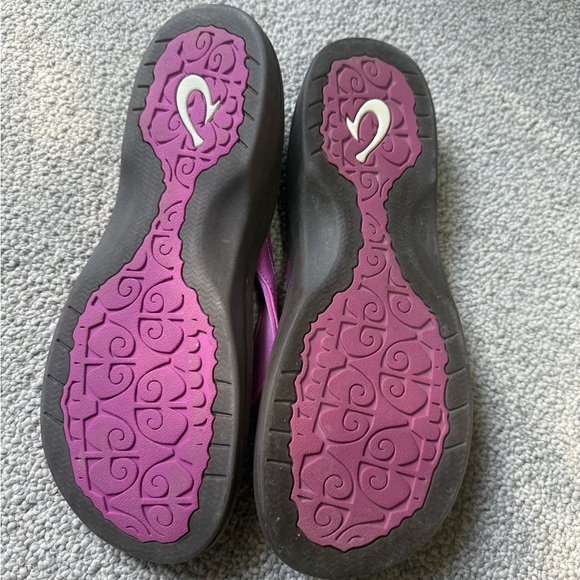 Olukai Women’s Flip Flops - Picture 3 of 5